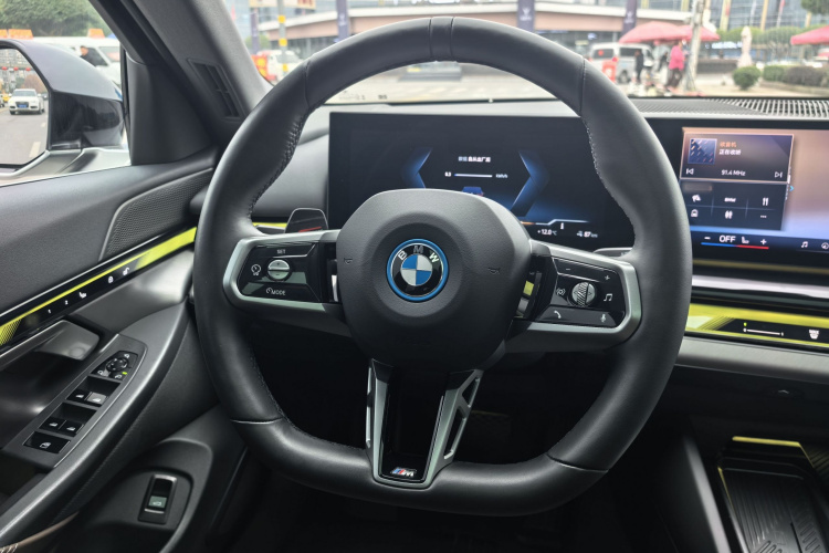 BMW i5 2024 car image #26