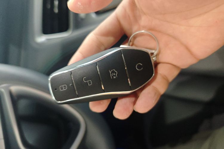 BYD Sea Lion 07 DM-i 2025 car image #26