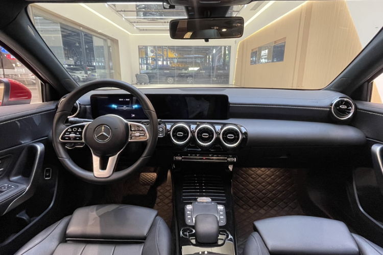 Mercedes-Benz A Class 2020 car image #26