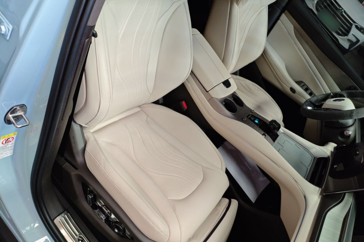 Denza N7 2023 صورة سيارة #26