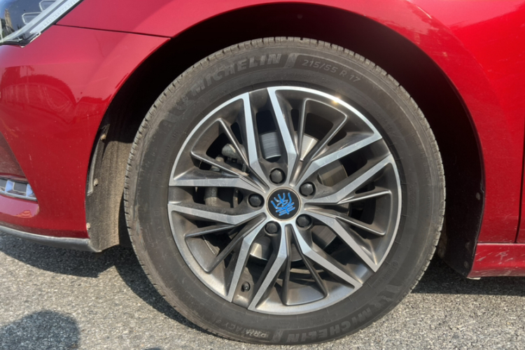 BYD Qin Pro New Energy 2018 immagine di auto #26