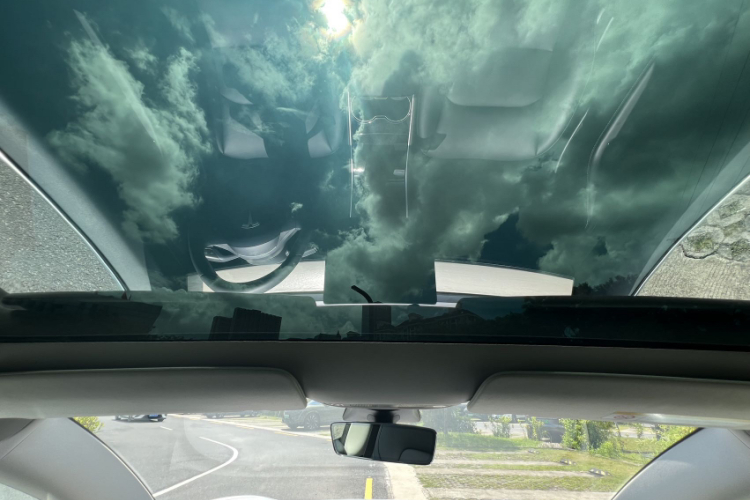 Tesla Model 3 2020 car image #26