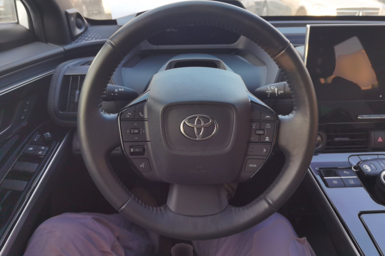 Toyota bZ4X 2022 immagine di auto #26