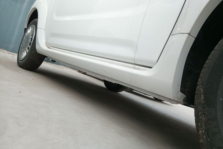 Livan 2025 immagine di auto #26