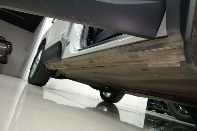 VS5 2020 car image #26