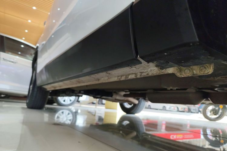 X70M 2020 car image #26