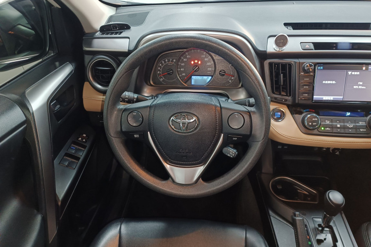 Toyota RAV4 2018 #26 Toyota RAV4 2018 car image #26