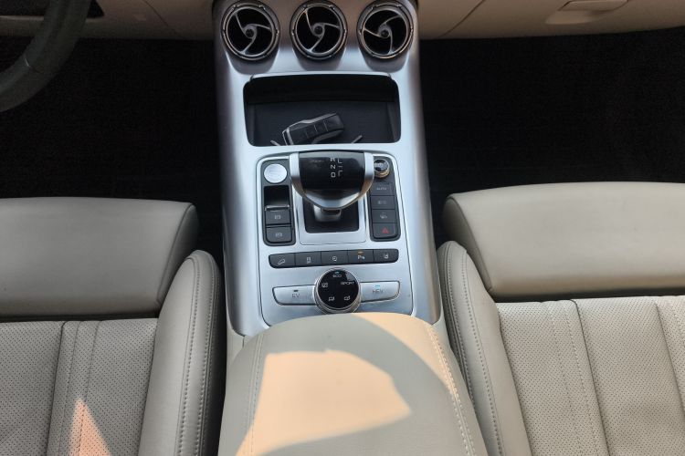 Denza X 2020 car image #26