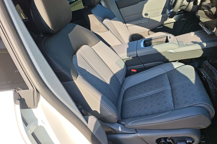 Zeekr 7X 2025 car image #26