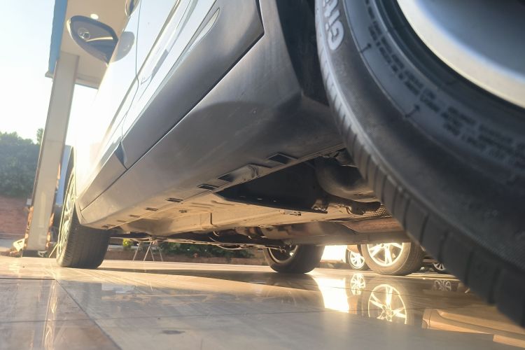 GEELY Emgrand GS 2018 car image #26