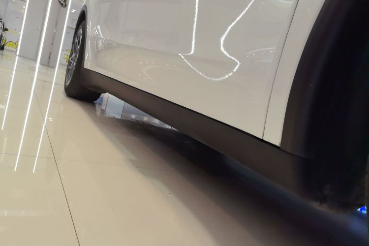 特斯拉 Model Y L 2025 汽车图片 #26