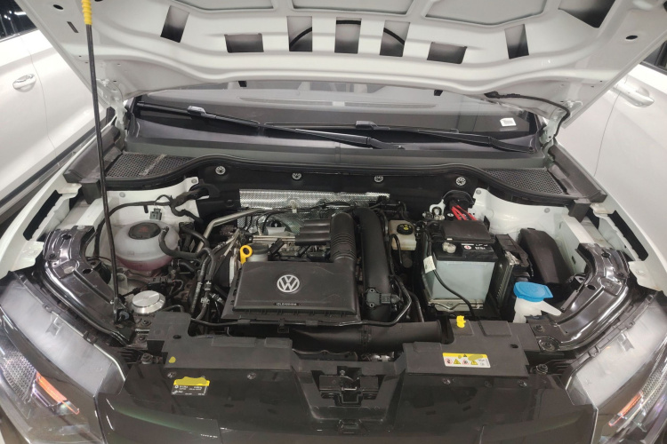 VS5 2025 car image #26
