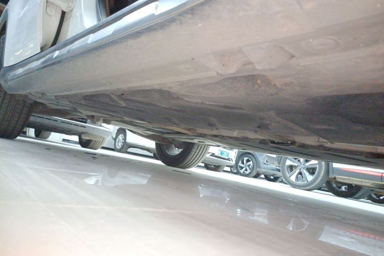 Mercedes-Benz GLA Class 2018 car image #26