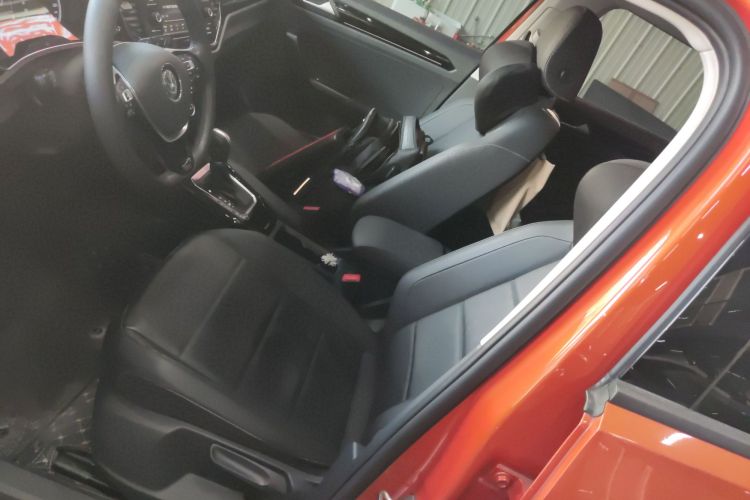 T-Roc 2018 car image #26
