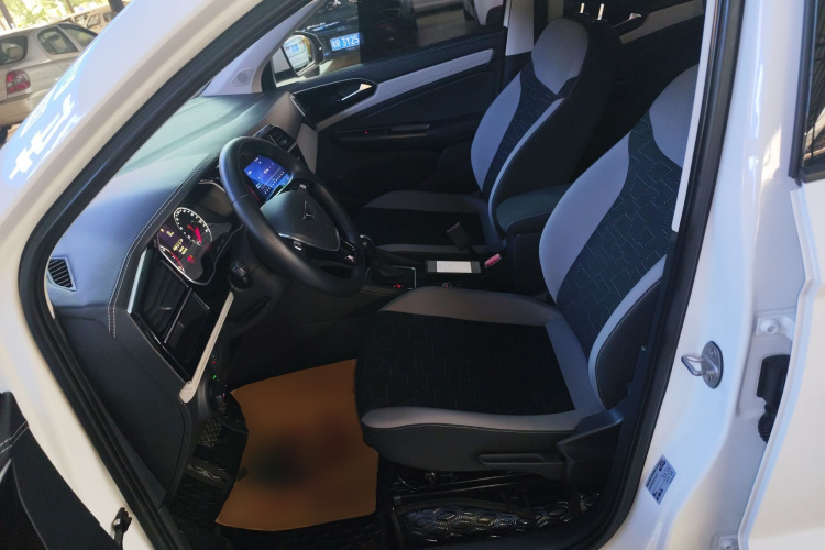VS5 2023 car image #26