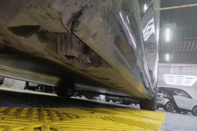 BMW i5 2024 car image #26