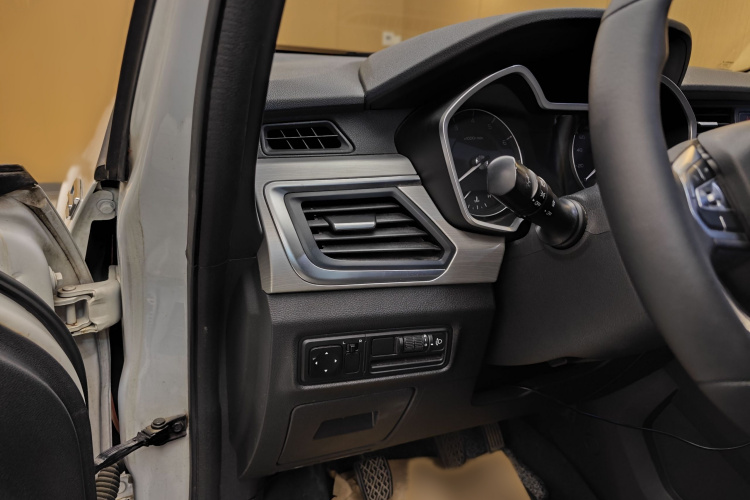 Vision X3 2019 car image #26