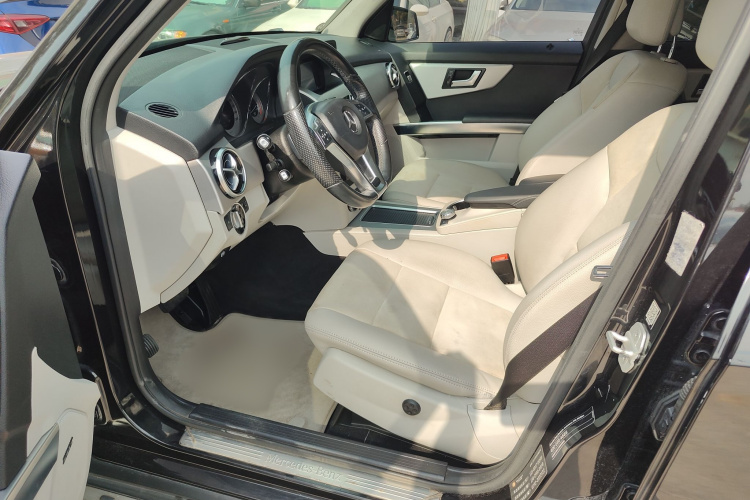 Mercedes-Benz GLK Class 2015 car image #26