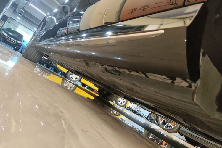 Mercedes-Benz E Class New Energy 2022 car image #26