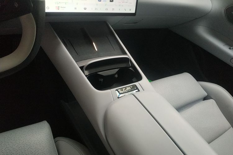 Lynk & Co 2025 car image #26