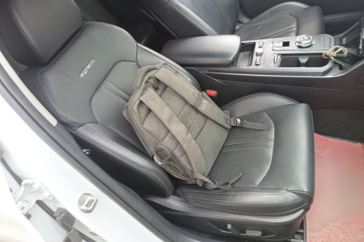 Kia K5 2020 car image #26