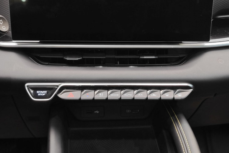 GEELY Coolray 2024 car image #26