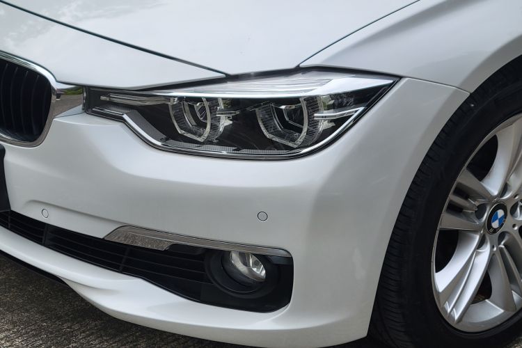 BMW 3 Series 2017 car image #26