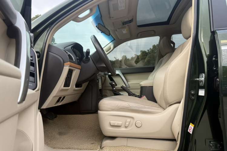Toyota Land Cruiser Prado 2018 #26 Toyota Land Cruiser Prado 2018 car image #26
