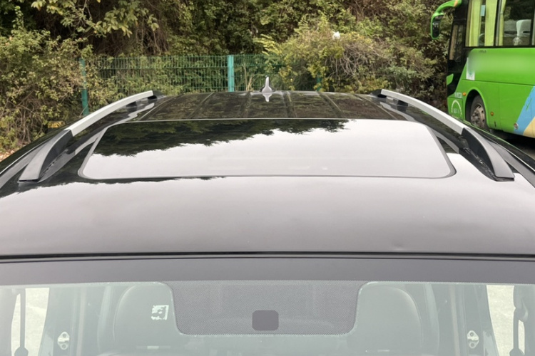 Forthing SX6 2017 car image #26