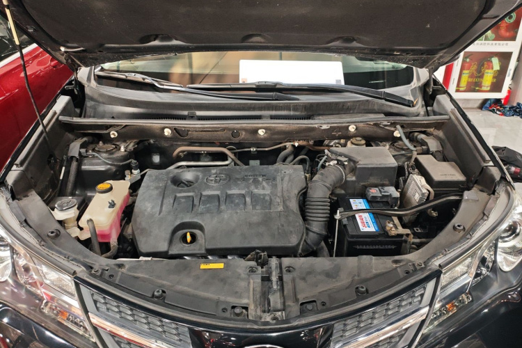 Toyota RAV4 2015 car image #26