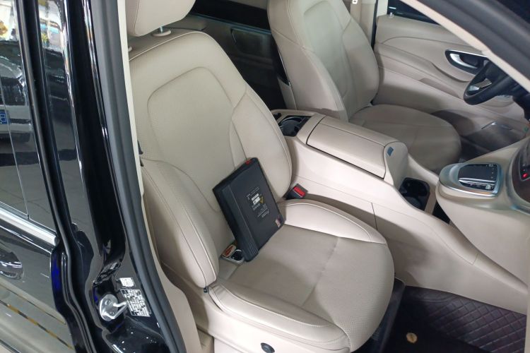 Mercedes-Benz V Class 2022 #26 Mercedes-Benz V Class 2022 car image #26