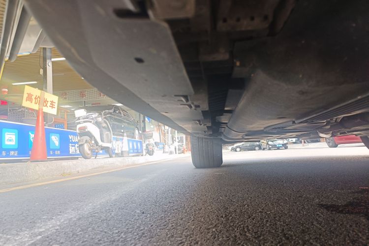 Mercedes-Benz GLE Class 2023 immagine di auto #26