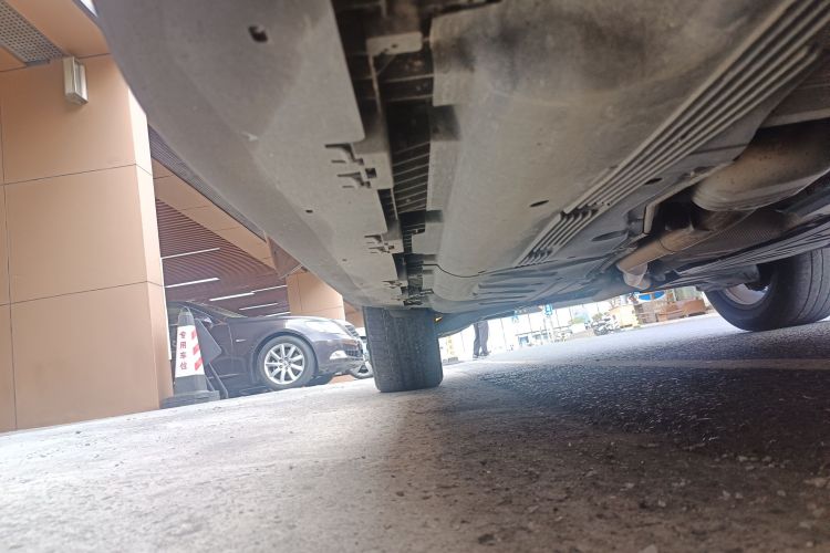 Mercedes-Benz GLE Class 2020 car image #26