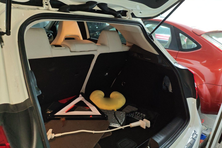 Mercedes-Benz GLA Class 2015 immagine di auto #26