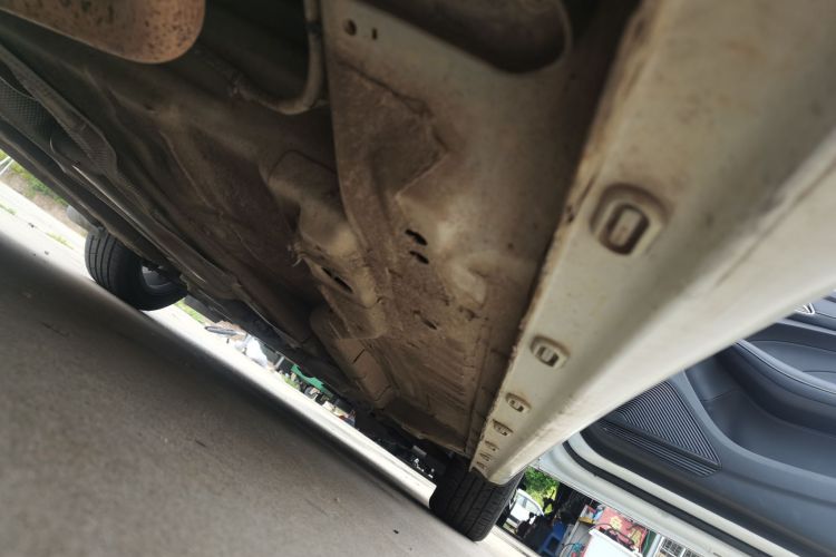 Roewe i5 2018 car image #26