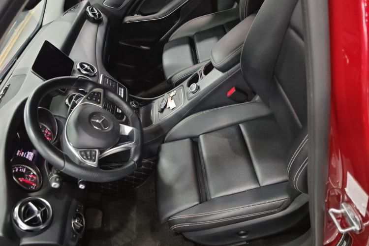 Mercedes-Benz GLA Class 2020 car image #26