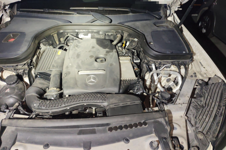 Mercedes-Benz GLC Class 2017 car image #26