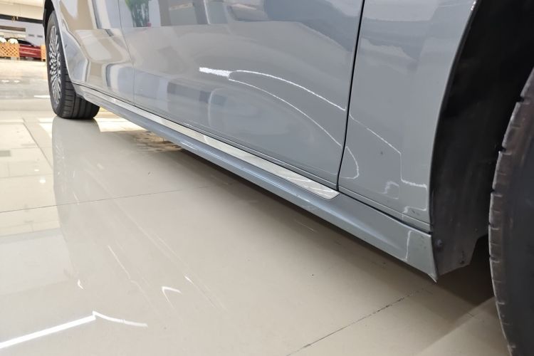 Zeekr 009 2025 car image #26