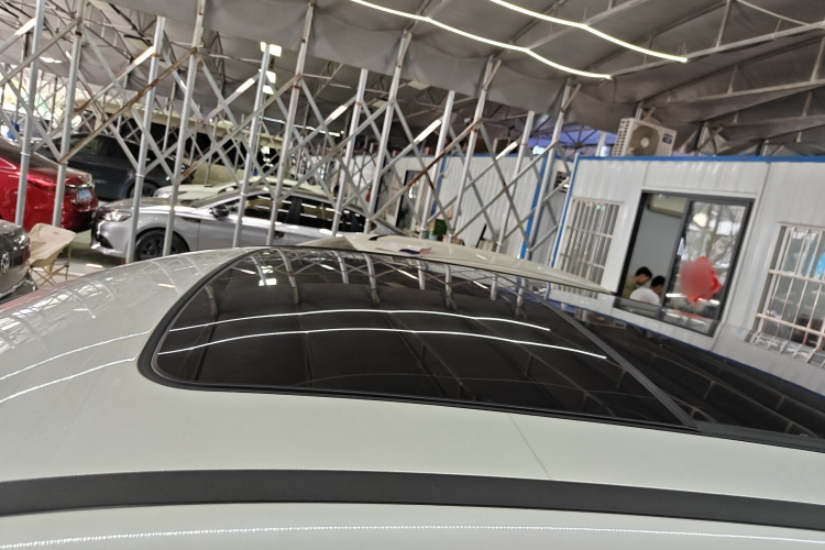 BMW iX3 2023 immagine di auto #26