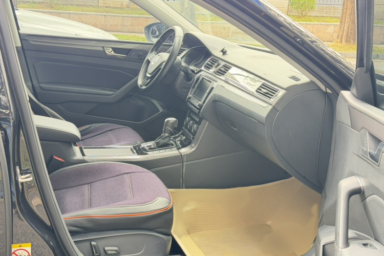 Volkswagen Passat 2018 car image #26