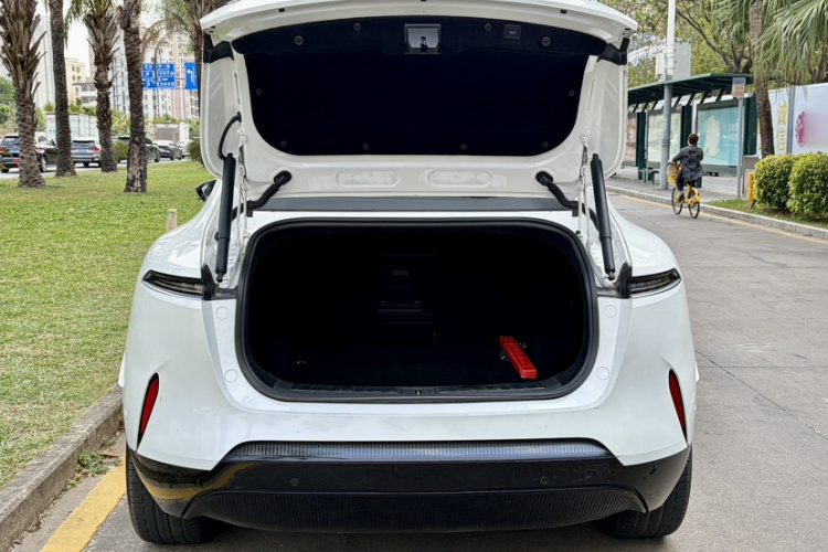 Avatr 11 2023 immagine di auto #26