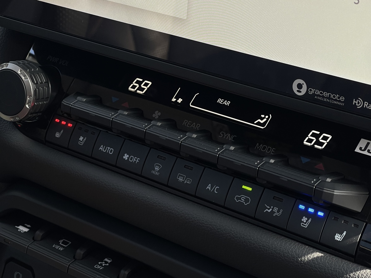 Toyota Sequoia 2023 #26 Toyota Sequoia 2023 imagen de coche #26