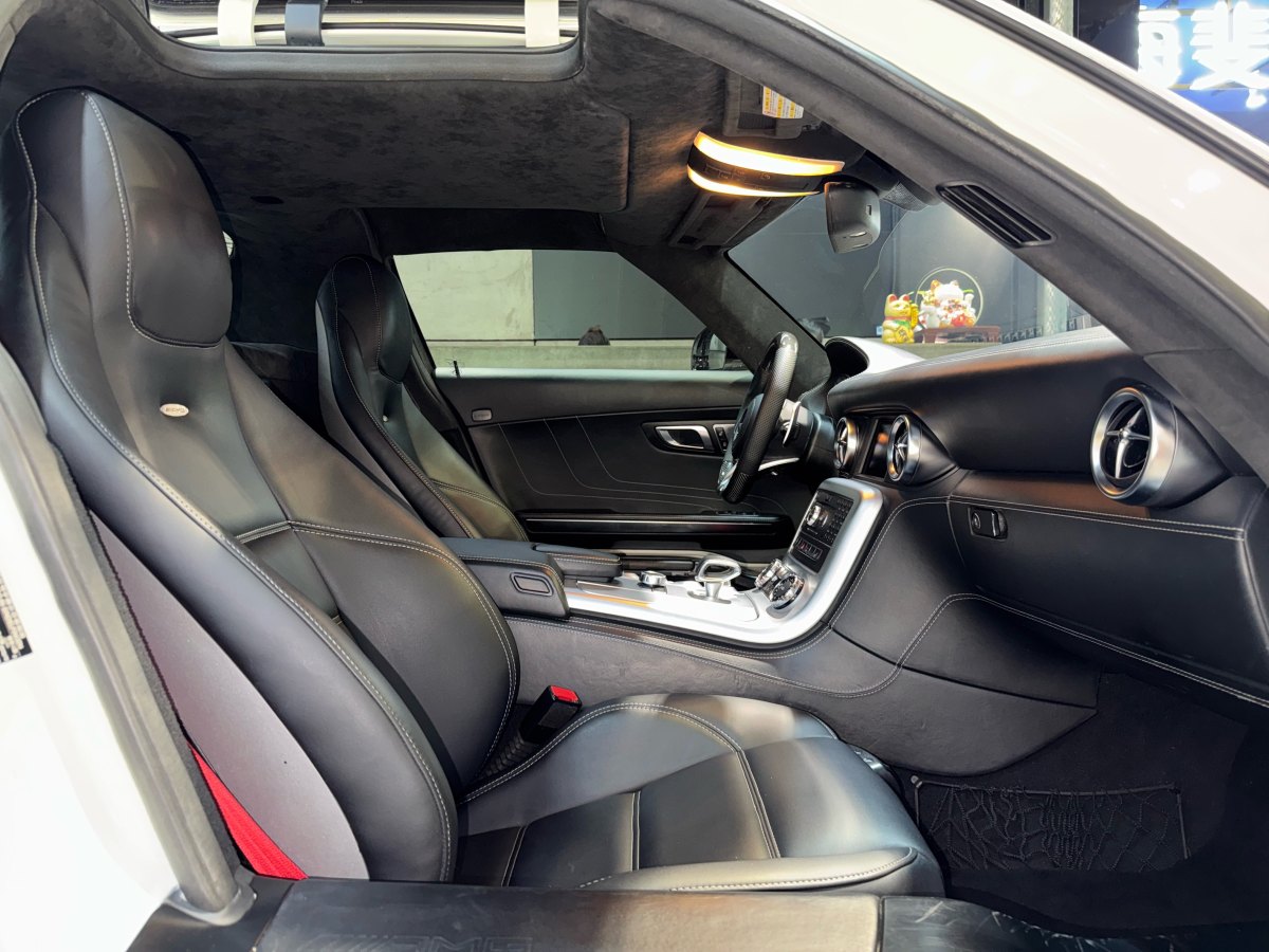 Mercedes-Benz SLS AMG 2012 car image #26