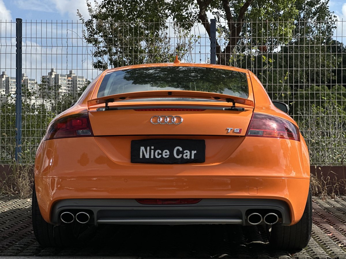 Audi TTS 2011 car image #26