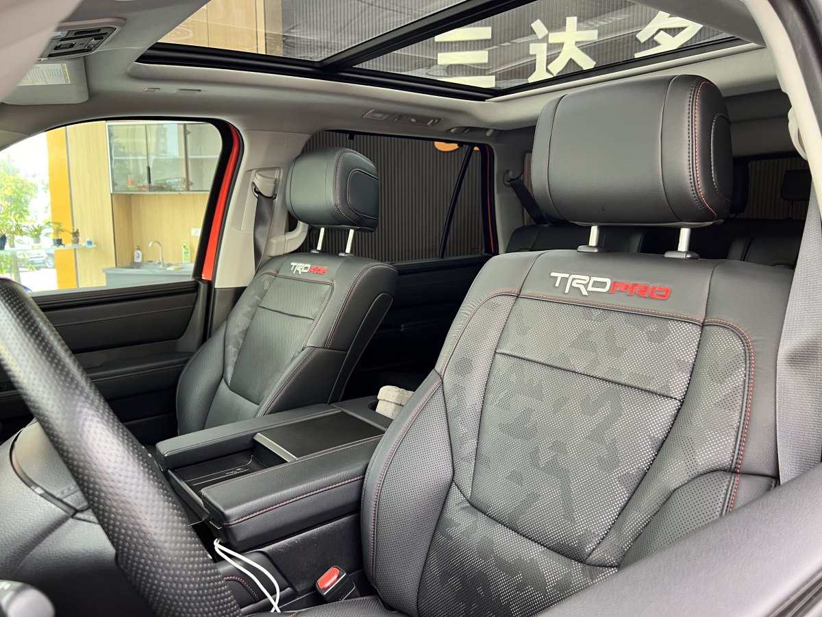 Toyota Sequoia 2024 #26 Toyota Sequoia 2024 imagen de coche #26