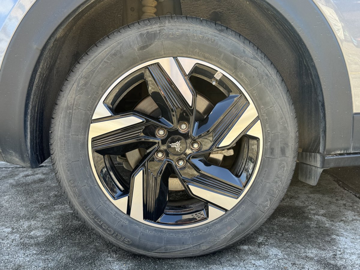 哪吒汽车 哪吒X 2024 汽车图片 #26