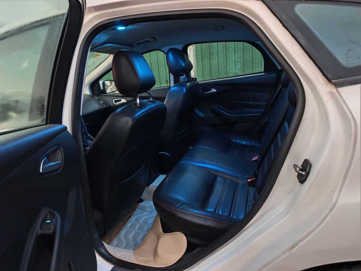 Ford Focus (Imported) 2013 car image #26