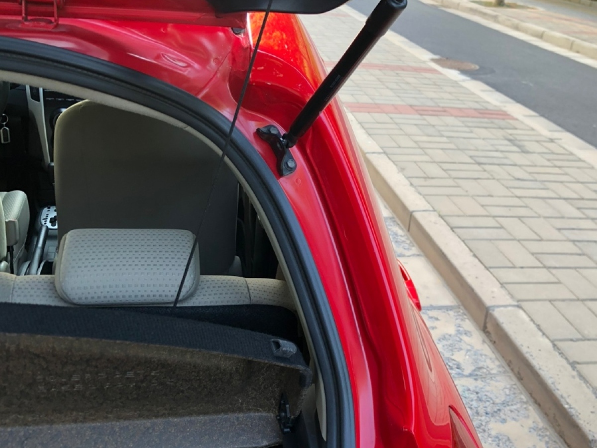 Toyota Yaris 2013 imagem de carro #26