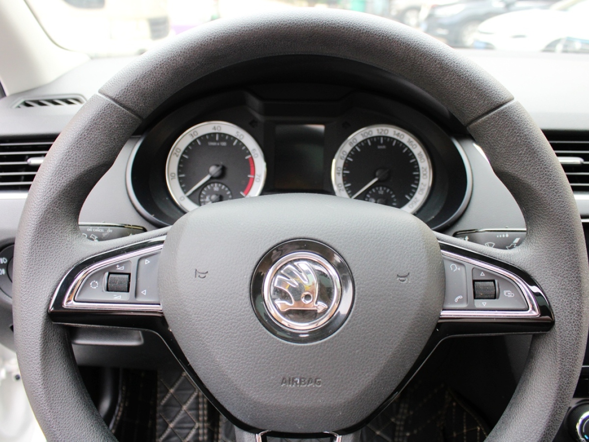 Skoda Octavia 2020 car image #26