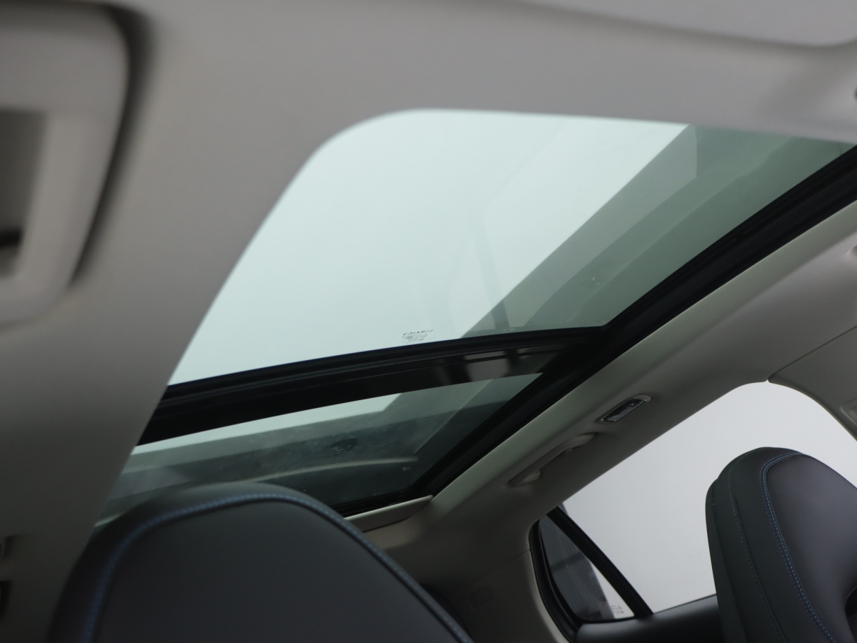 Lynk & Co 01 EM-P 2018 car image #26